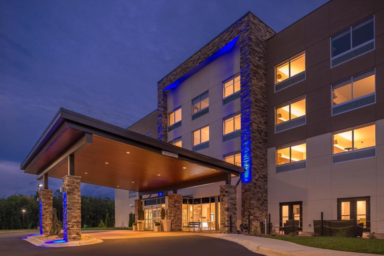 Holiday Inn Express & Suites Farmville By Ihg Εξωτερικό φωτογραφία