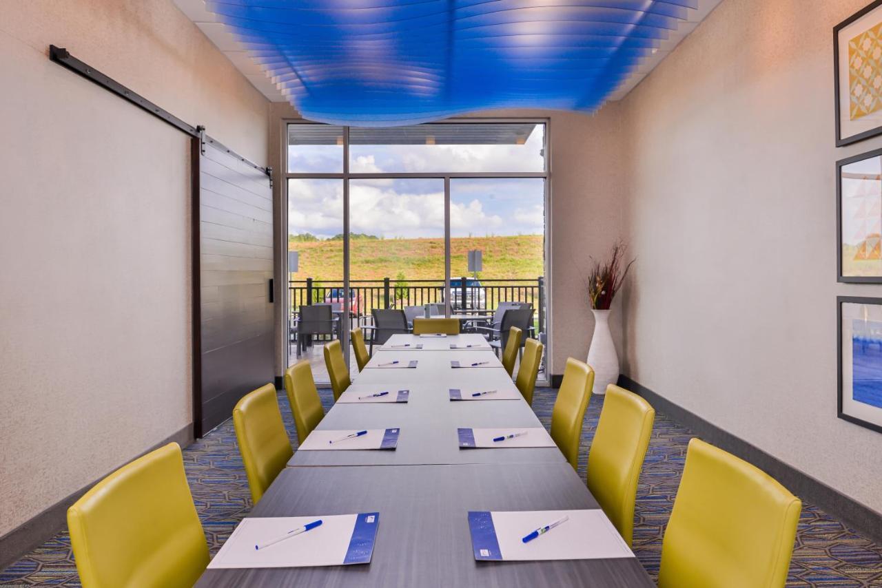 Holiday Inn Express & Suites Farmville By Ihg Εξωτερικό φωτογραφία