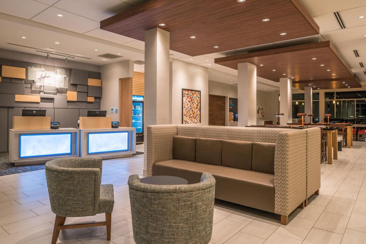 Holiday Inn Express & Suites Farmville By Ihg Εξωτερικό φωτογραφία