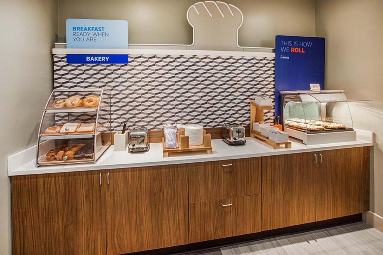 Holiday Inn Express & Suites Farmville By Ihg Εξωτερικό φωτογραφία