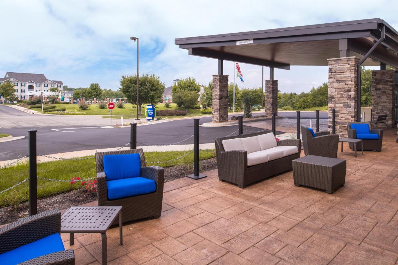Holiday Inn Express & Suites Farmville By Ihg Εξωτερικό φωτογραφία